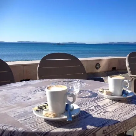 Coin Nuit 4 Pers, Parking, Animaux Admis, Proche - - Fr-1-251-230