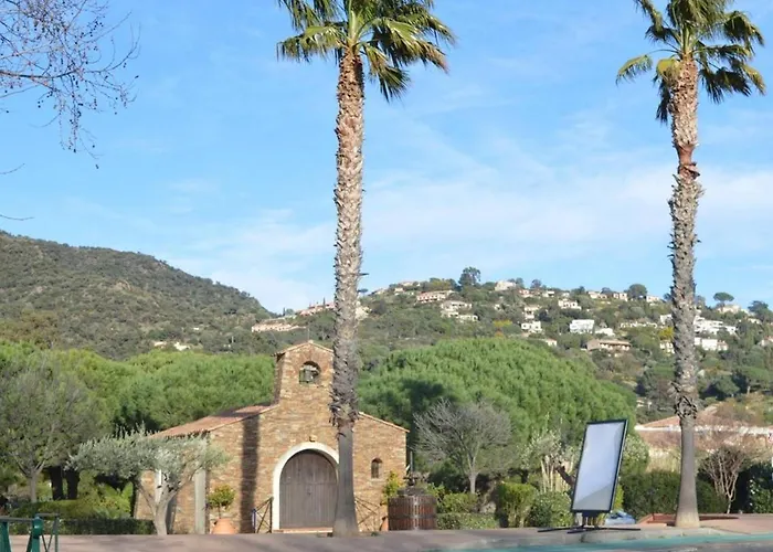 Coin Nuit 4 Pers, Parking, Animaux Admis, Proche - - Fr-1-251-230 Apartmán Le Lavandou