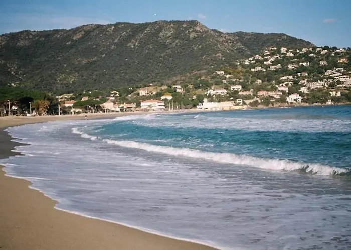 Coin Nuit 4 Pers, Parking, Animaux Admis, Proche - - Fr-1-251-230